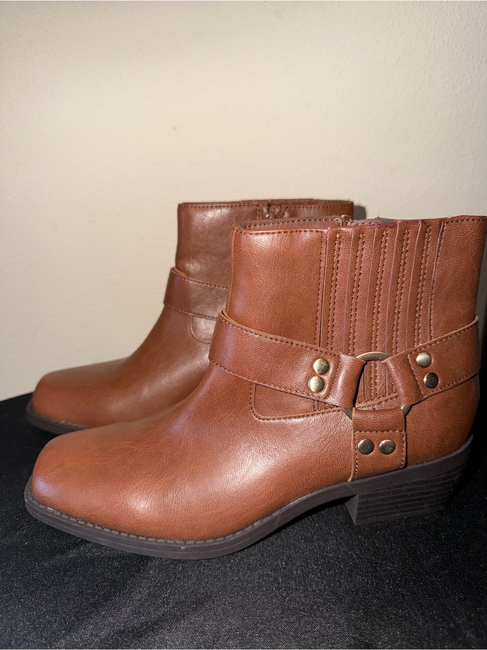 Sun&Stone “Westinn” Faux-Leather Booties Sz. 7